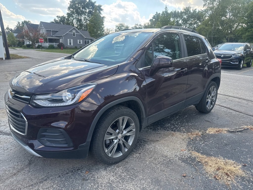 2020 Chevrolet Trax LT photo 2