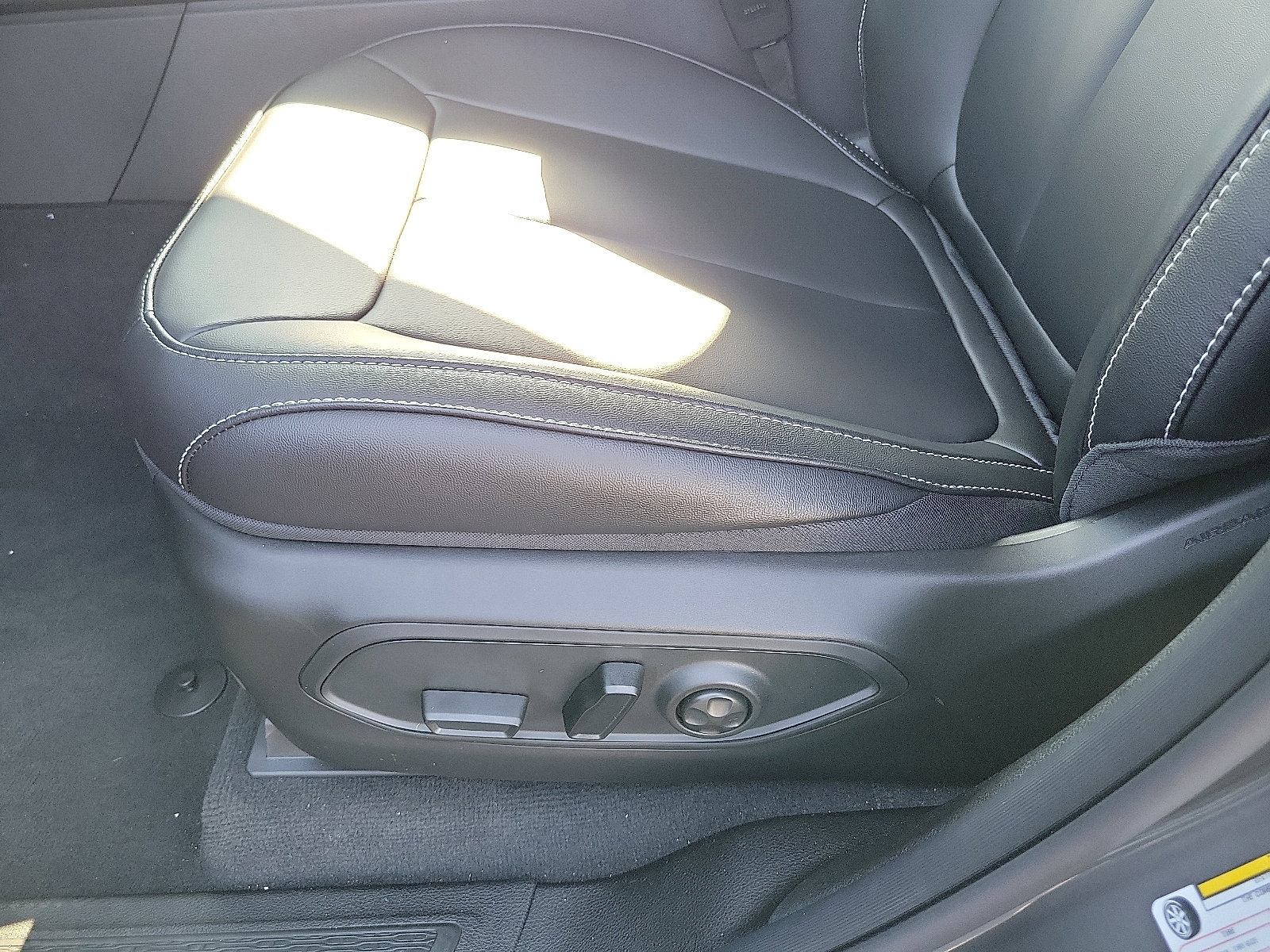 2025 Jeep Grand Cherokee Limited photo 11