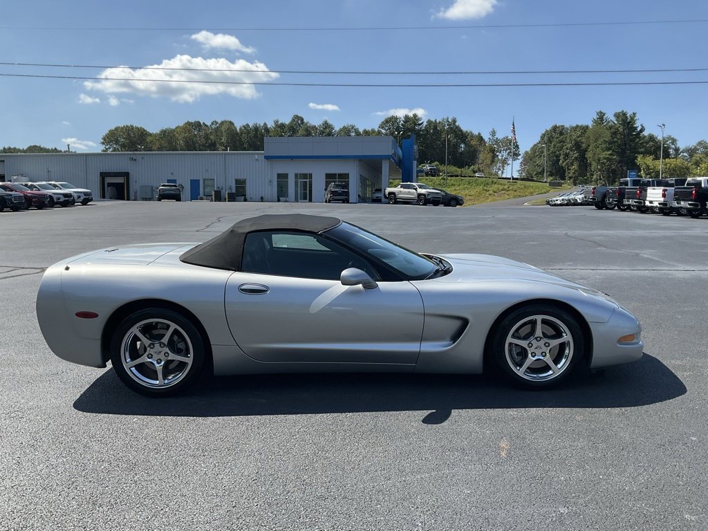2004 Chevrolet Corvette Base photo 18