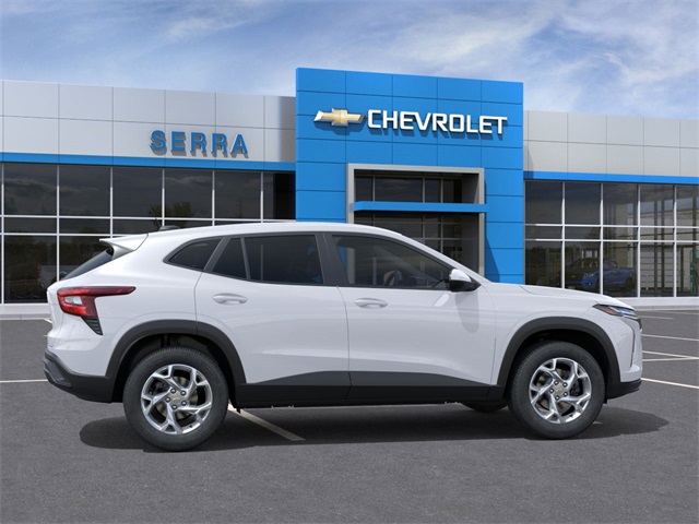 2025 Chevrolet Trax LS photo 3