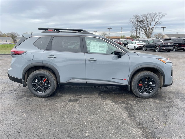 2025 Nissan Rogue SV photo 13