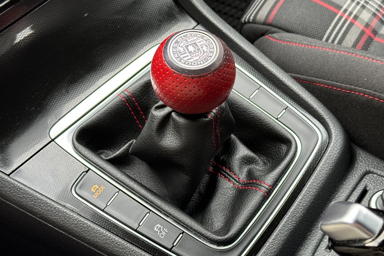 2017 Volkswagen Golf GTI S photo 19