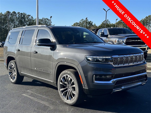 2023 Jeep Grand Wagoneer III photo 3