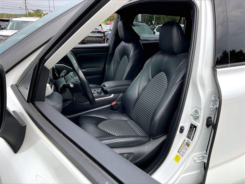 2023 Toyota Highlander XSE photo 9