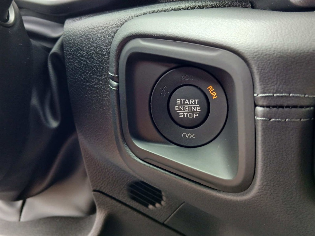 2025 Jeep Wrangler Rubicon photo 15