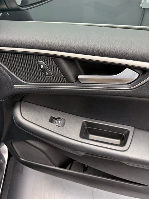 2022 Ford Edge SEL photo 43