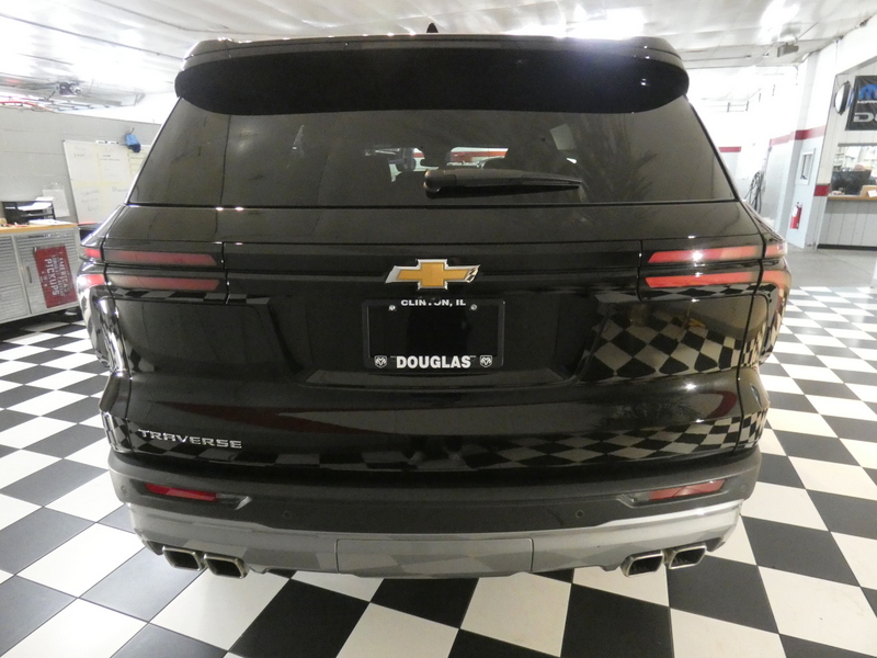 2025 Chevrolet Traverse 1LT photo 3