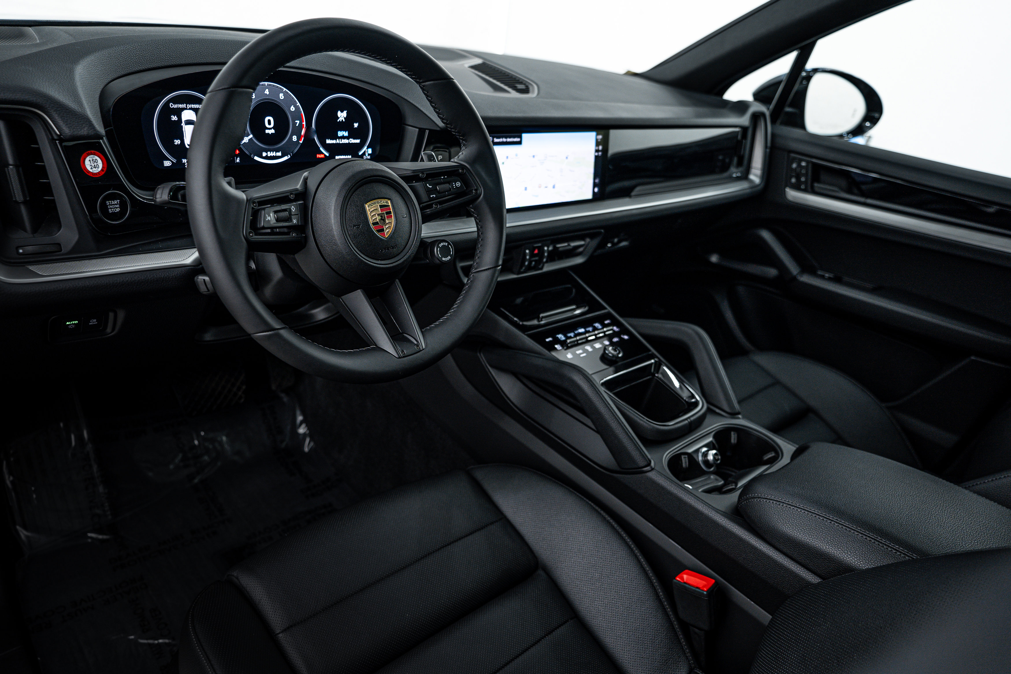 2025 Porsche Cayenne photo 3