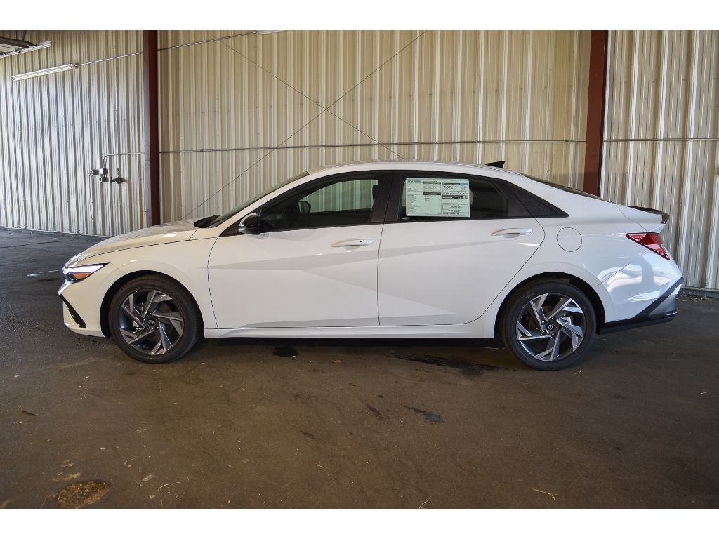 2025 Hyundai Elantra Hybrid SEL Sport photo 3