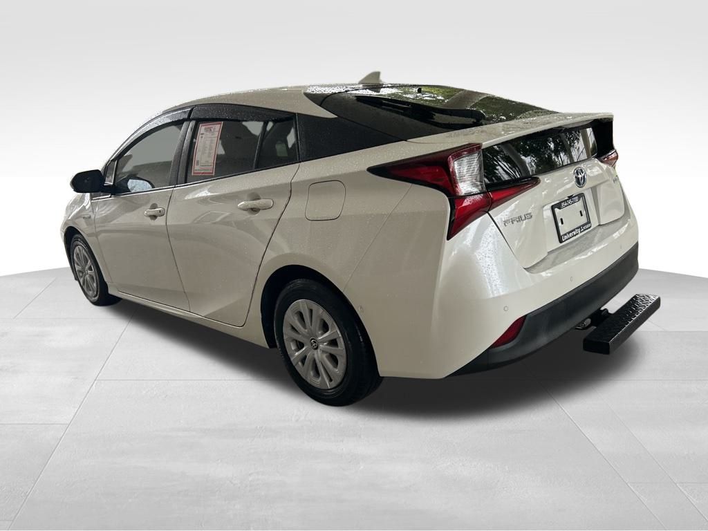 2019 Toyota Prius L photo 4