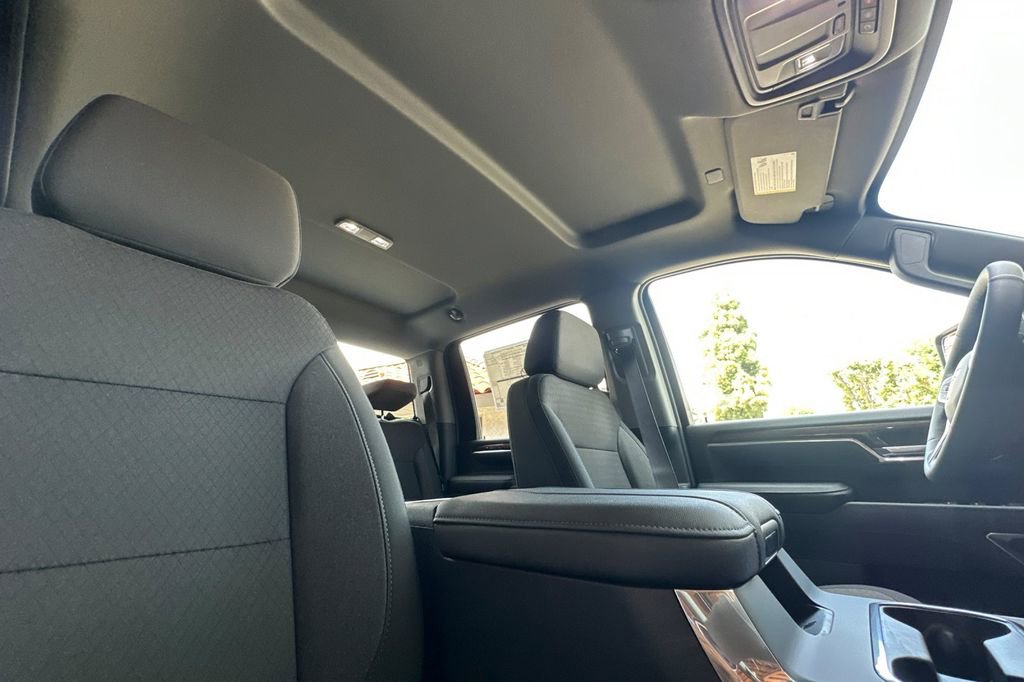 2025 Chevrolet Silverado 2500HD LT photo 17