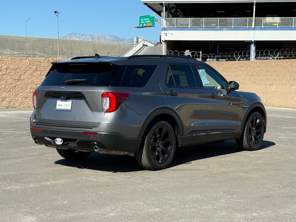 2023 Ford Explorer ST-Line photo 3