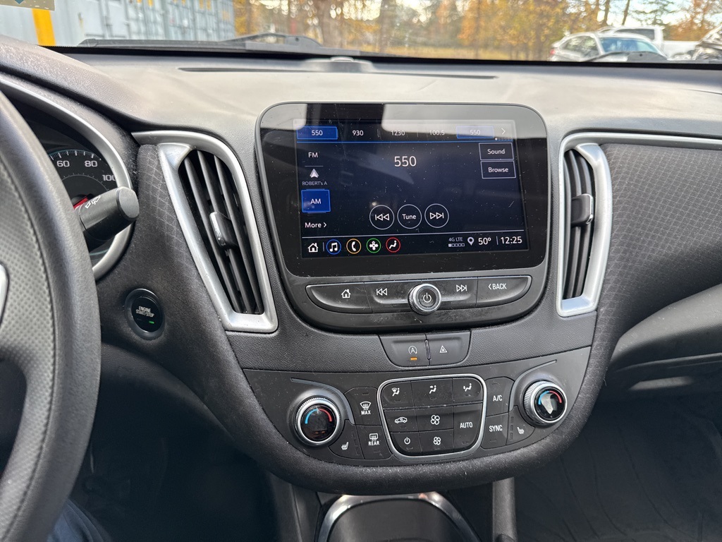 2022 Chevrolet Malibu 1LT photo 3