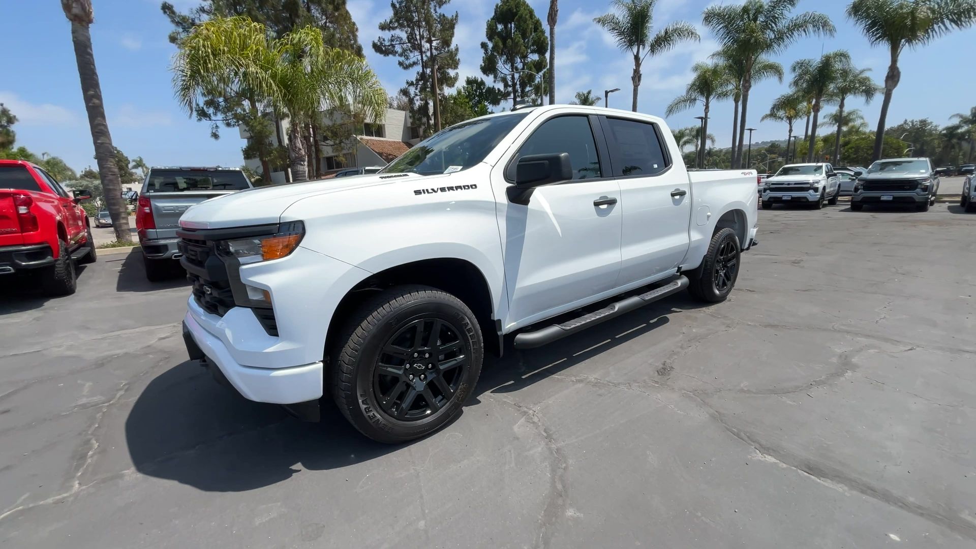 2025 Chevrolet Silverado 1500 Custom photo 4