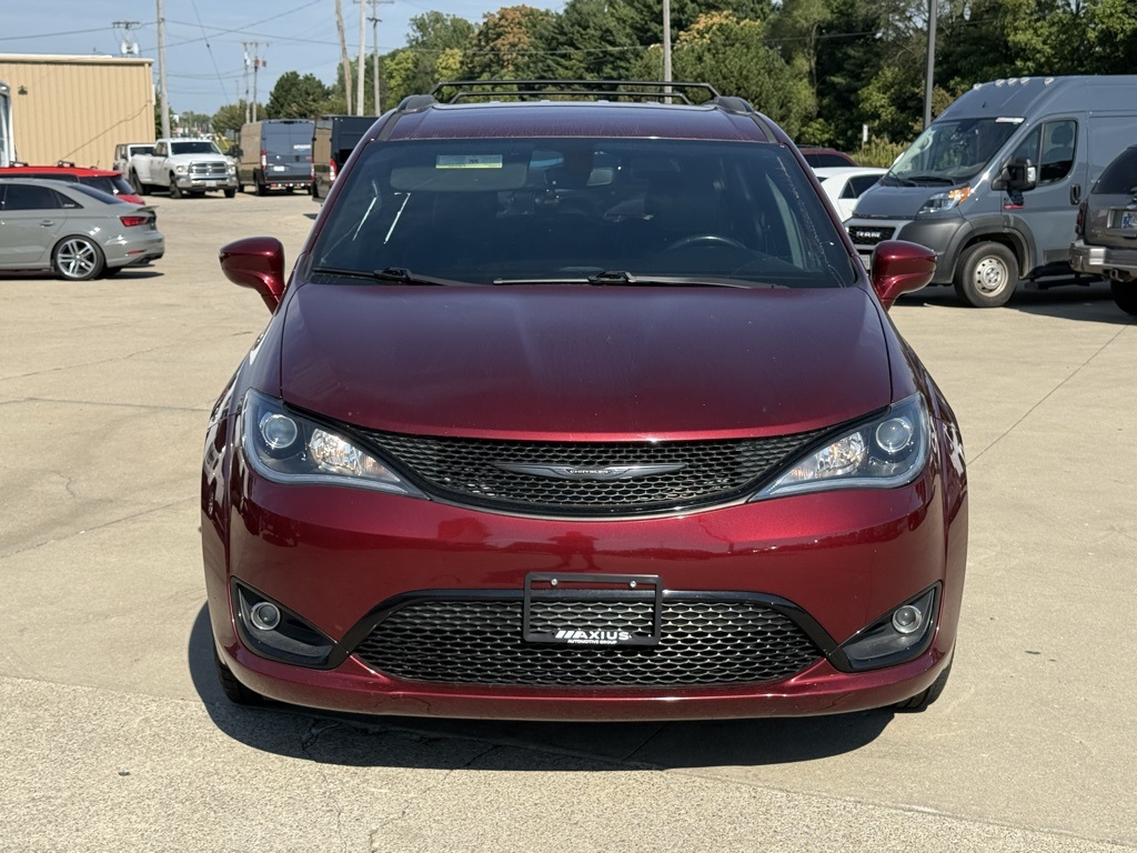 2020 Chrysler Pacifica Touring L photo 2