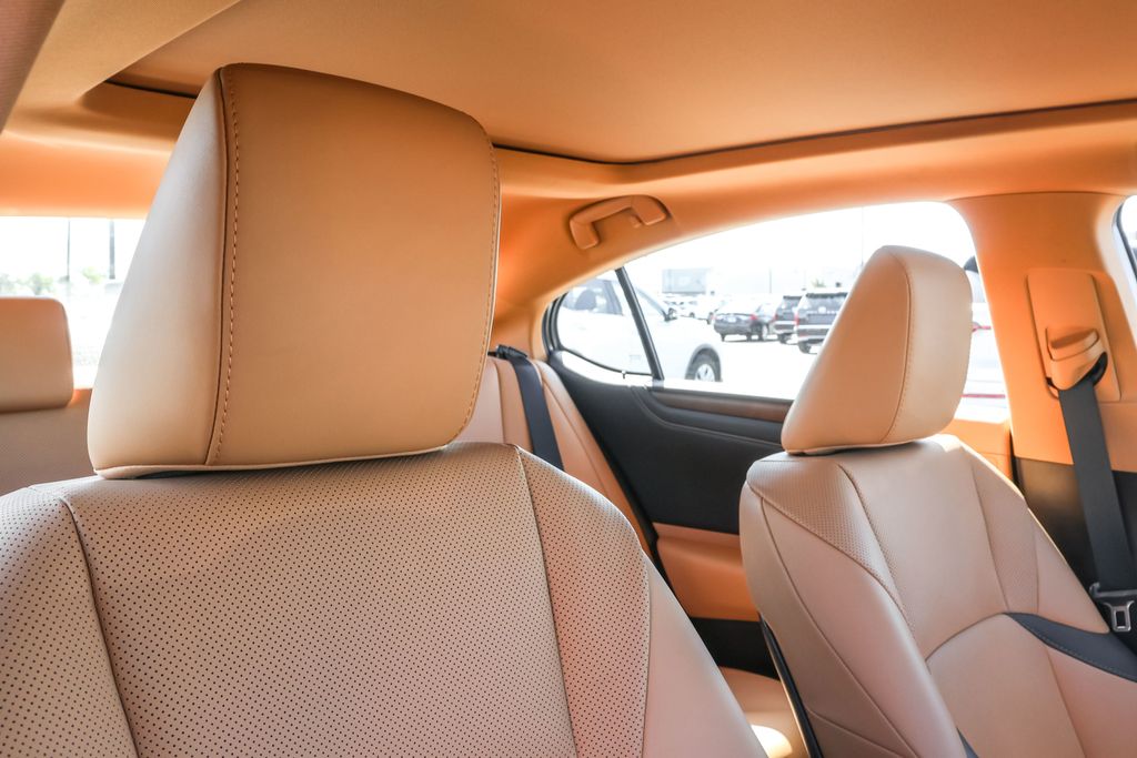 2023 Lexus ES 350 photo 30