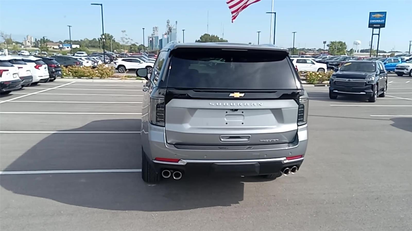 2025 Chevrolet Suburban Premier photo 6