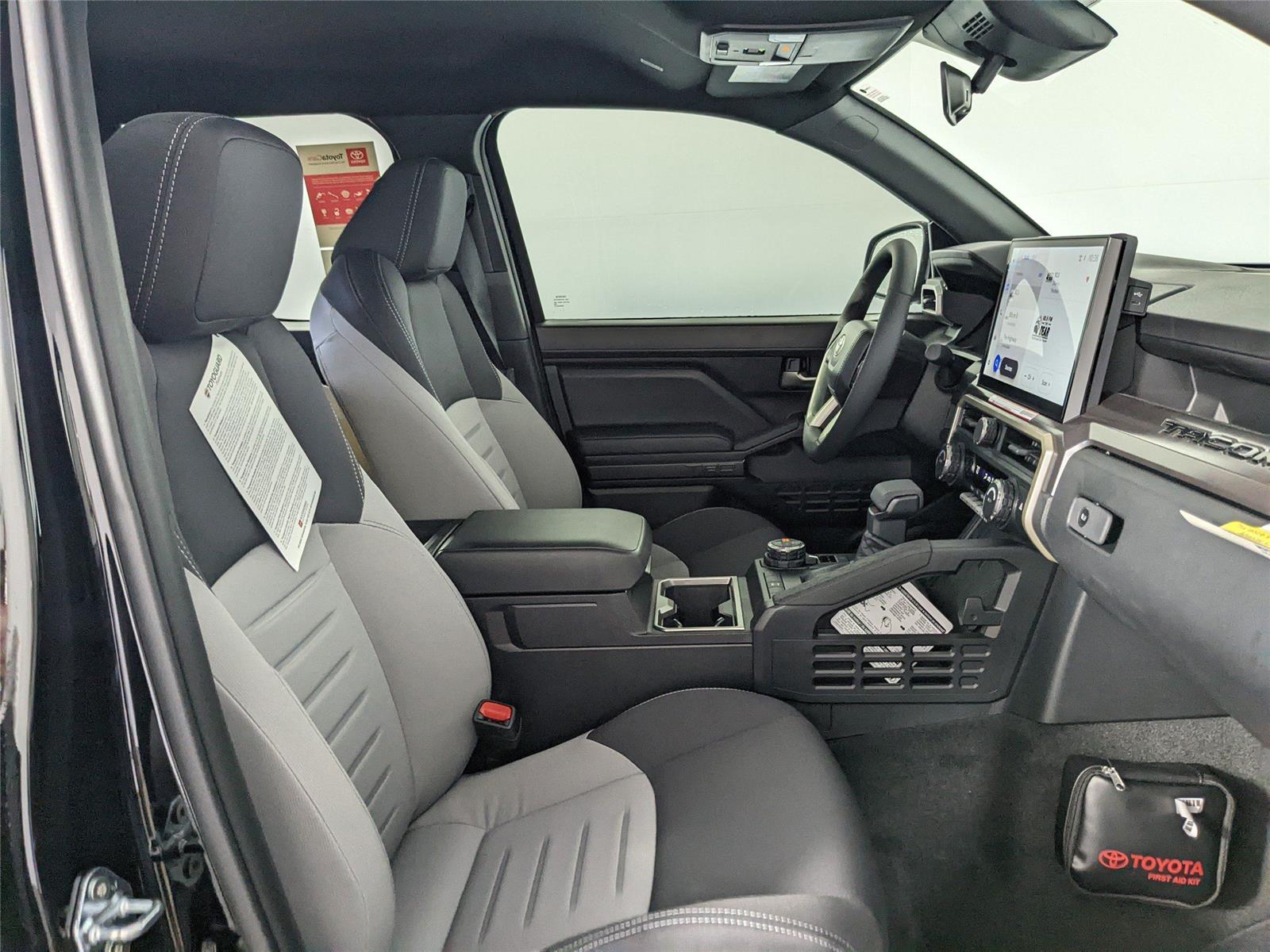 2025 Toyota Tacoma TRD Off-Road Double Cab photo 4