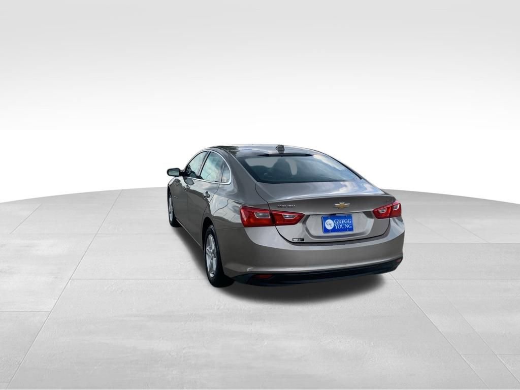 2023 Chevrolet Malibu 1LT photo 2
