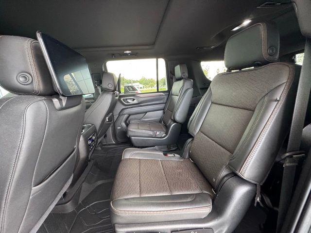 2021 Chevrolet Suburban High Country photo 19
