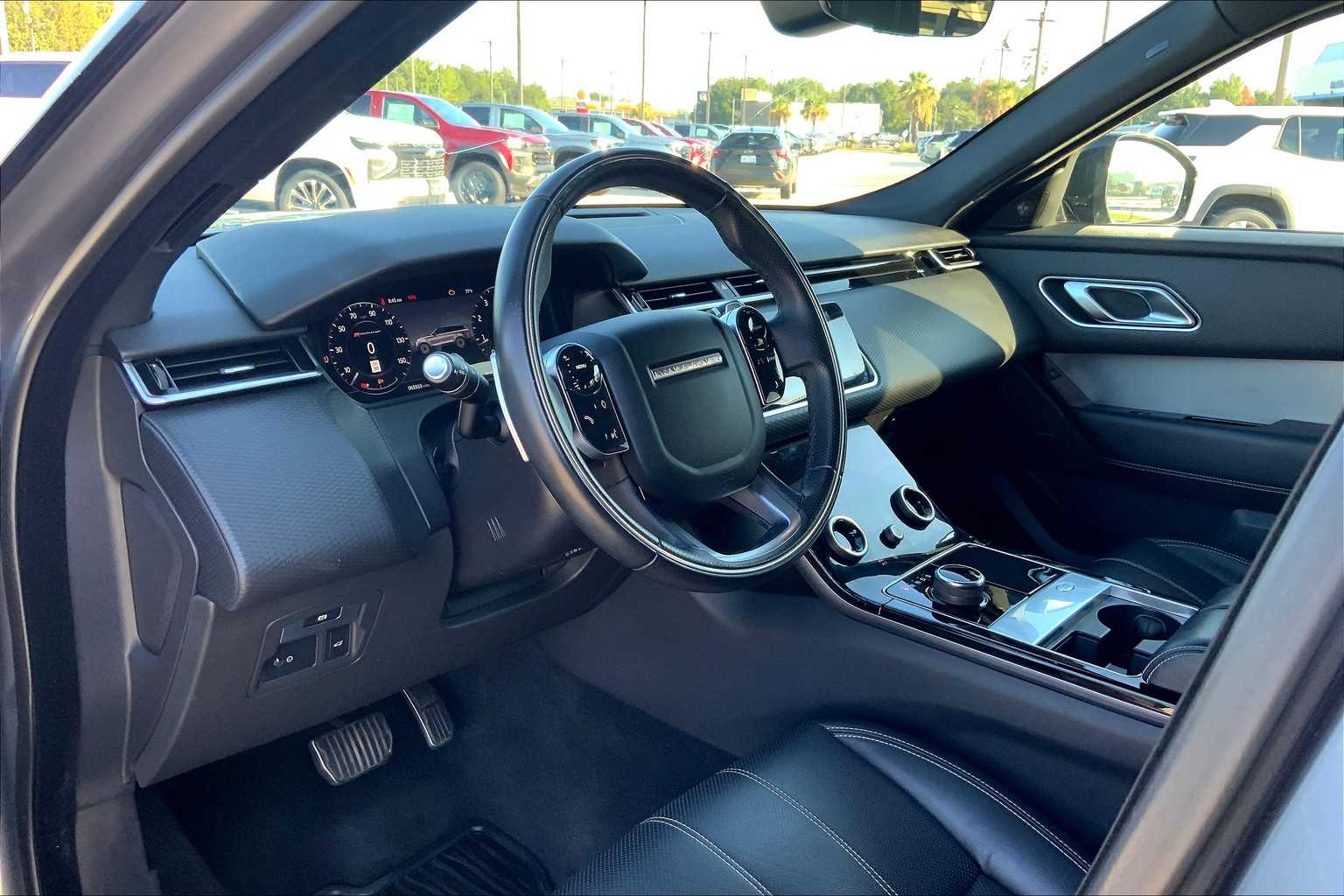 2020 Land Rover Range Rover Velar R-Dynamic S photo 16