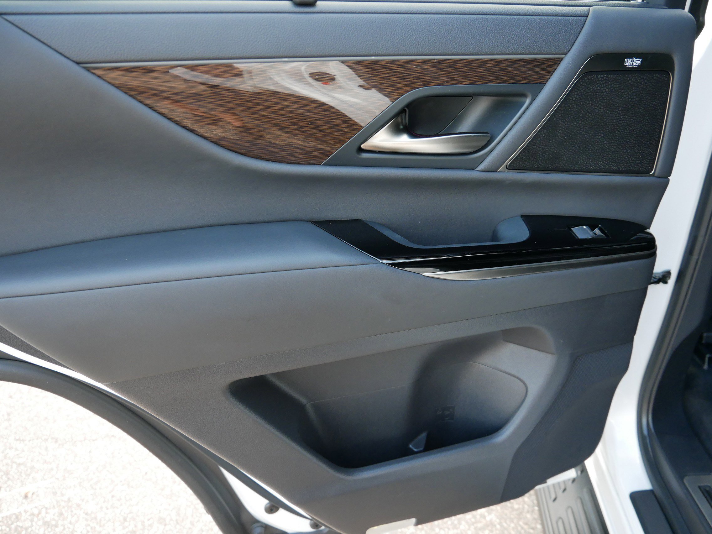 2023 Lexus LX 600 Ultra Luxury photo 5