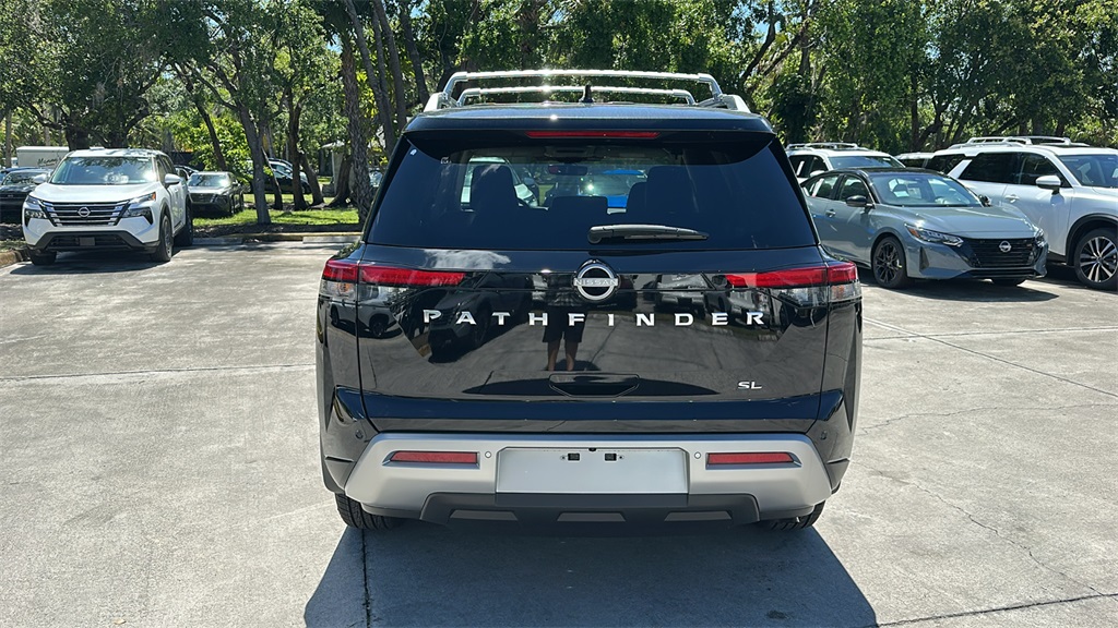 2025 Nissan Pathfinder SL photo 4