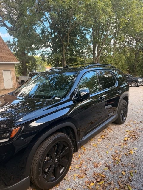 2025 Honda Pilot Black Edition photo 3