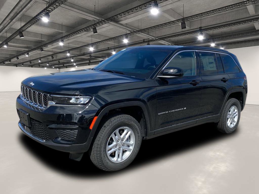 2025 Jeep Grand Cherokee Laredo photo 2