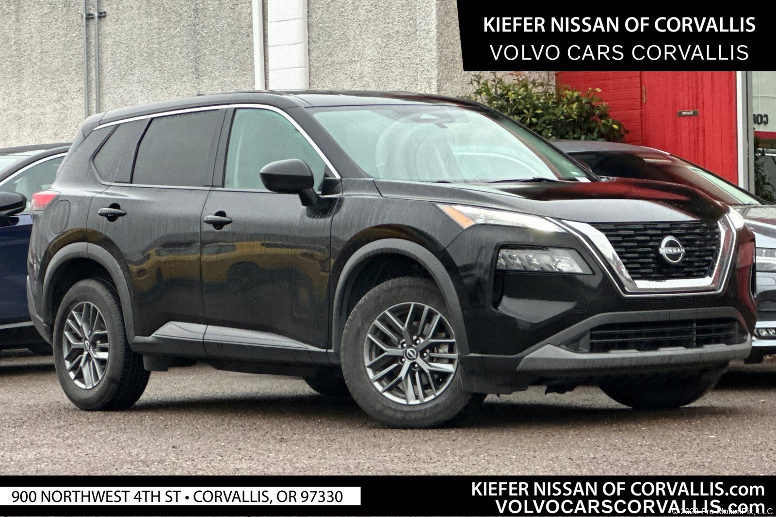 2023 Nissan Rogue S's photo