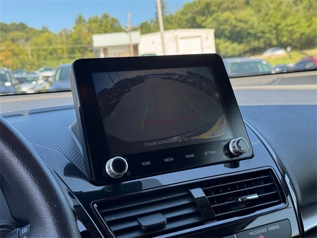 2022 Mitsubishi Eclipse Cross LE photo 25