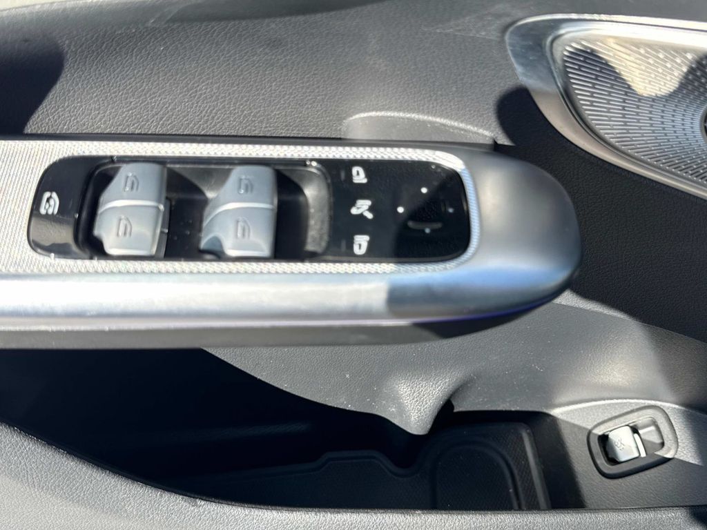 2023 Mercedes Benz GLC 300 4MATIC photo 28