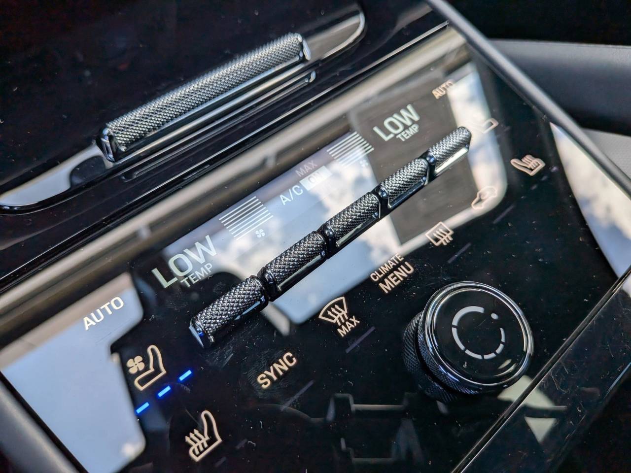 2025 Porsche Cayenne Coupe Base photo 20