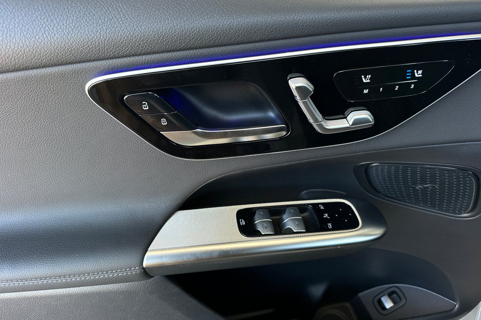 2026 Mercedes Benz GLC 300 photo 19