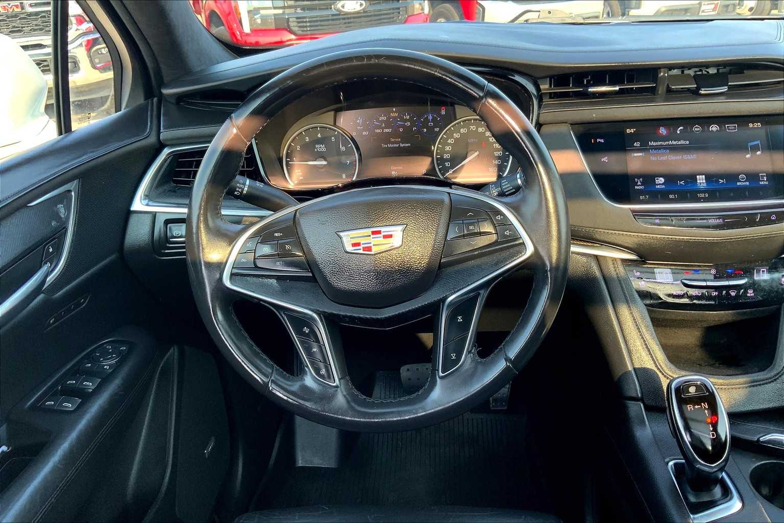 2017 Cadillac XT5 Platinum photo 4