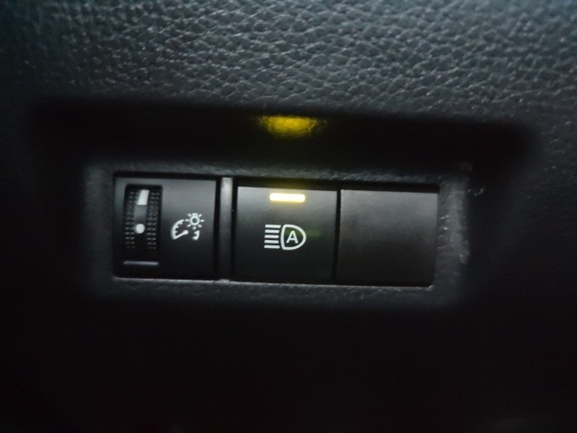 2024 Toyota RAV4 Hybrid LE photo 19