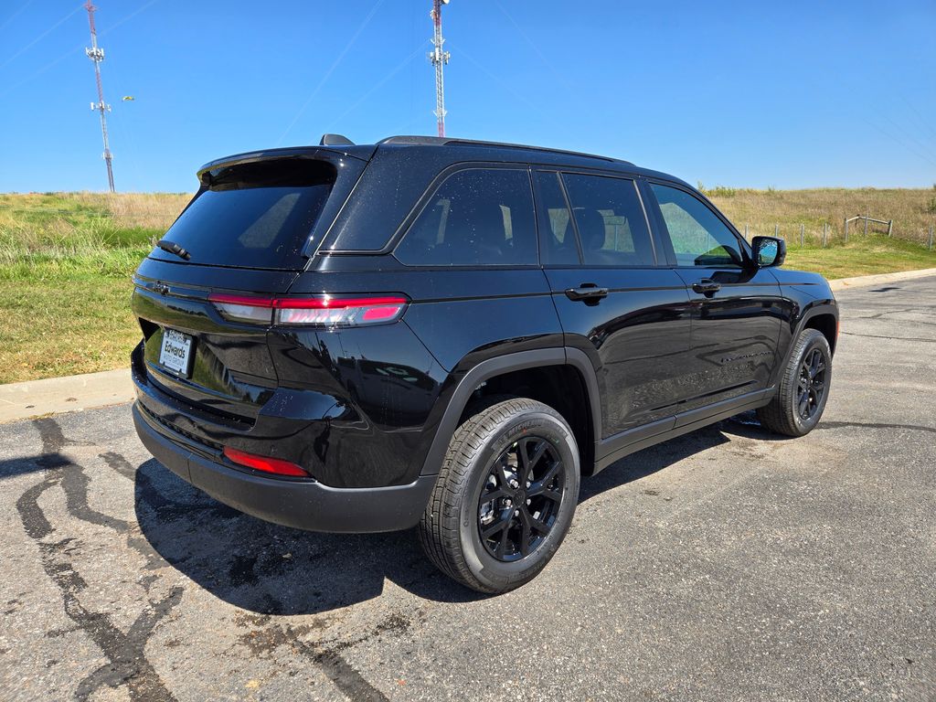 2025 Jeep Grand Cherokee Altitude X photo 2