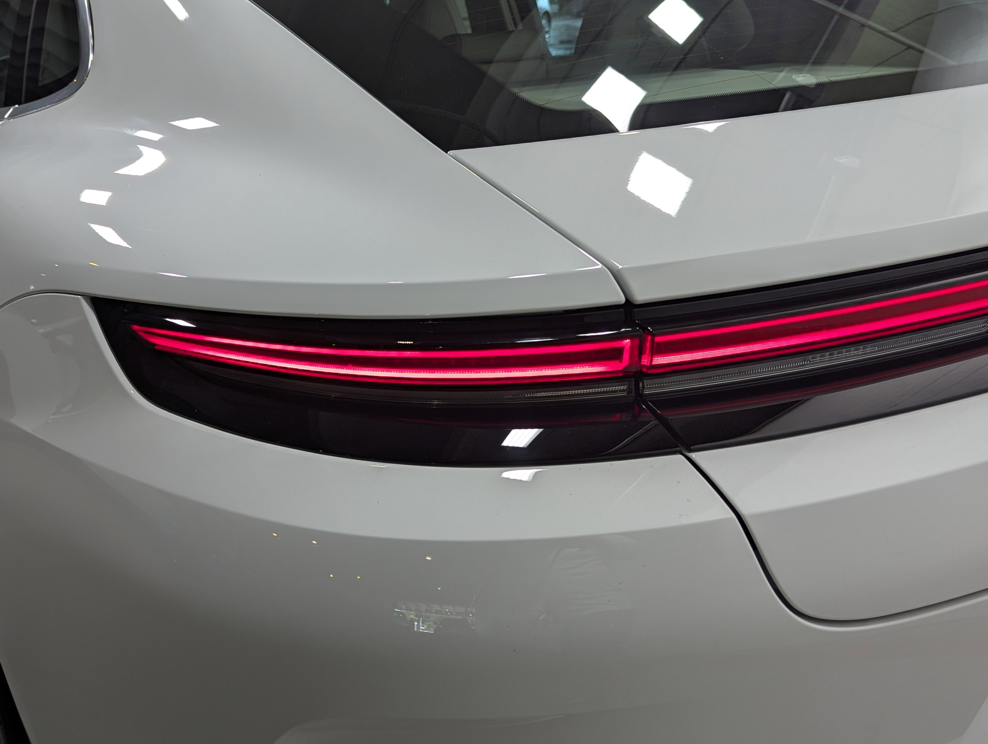 2025 Porsche Panamera 4 photo 2