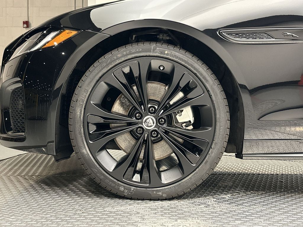 2024 Jaguar XF P300 R-Dynamic SE photo 10