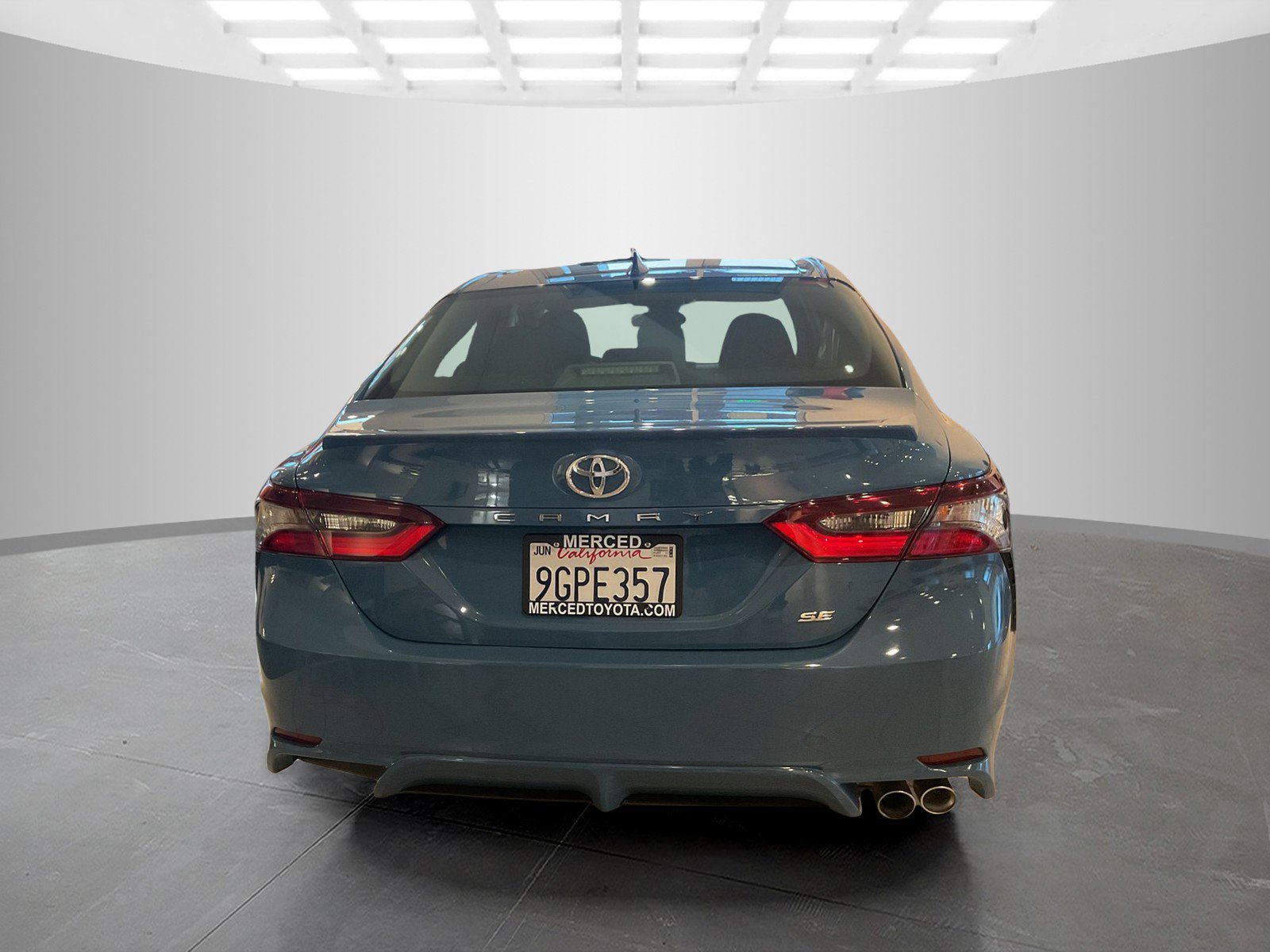 2023 Toyota Camry SE photo 4