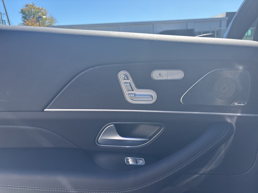 2025 Mercedes Benz GLS 450 4MATIC photo 13