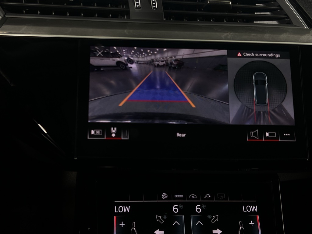 2023 Audi e-tron Premium photo 9
