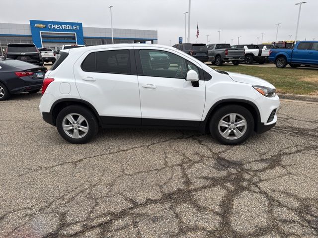 2020 Chevrolet Trax LS photo 4