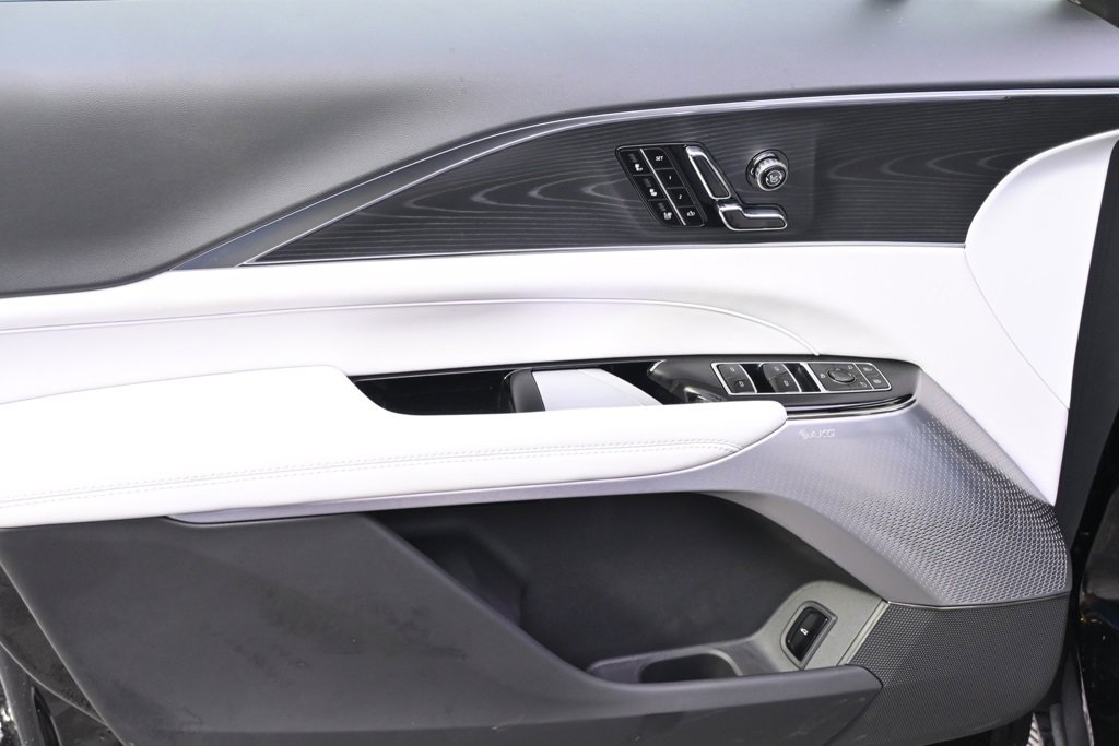 2025 Cadillac Lyriq Sport photo 22