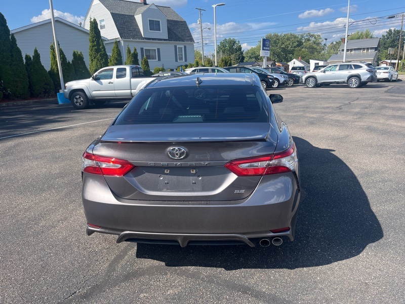 2018 Toyota Camry LE photo 2