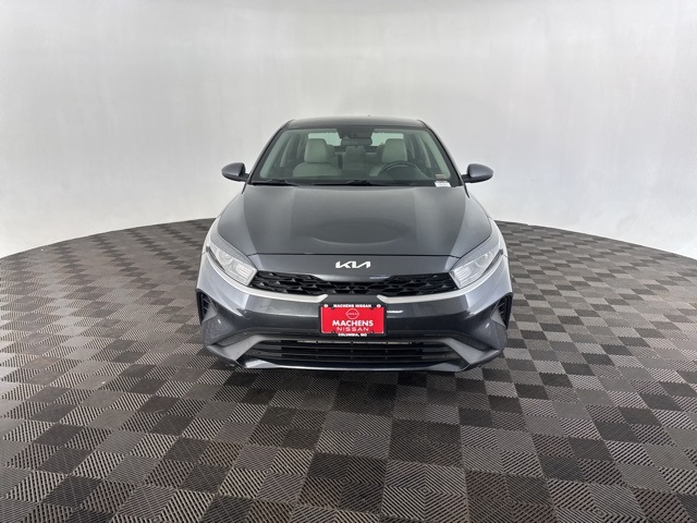 2022 Kia Forte LXS photo 2