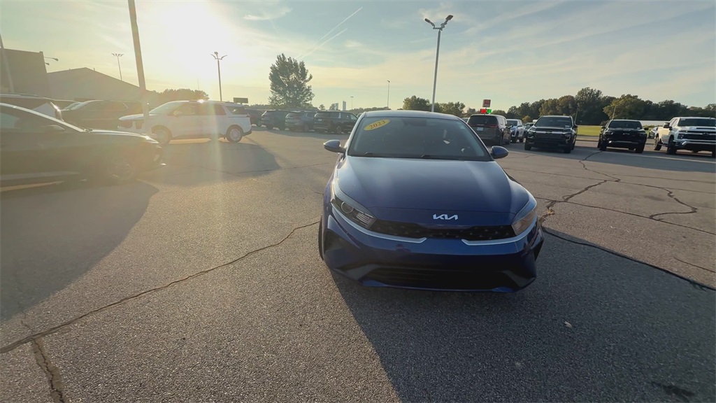 2023 Kia Forte LXS photo 3