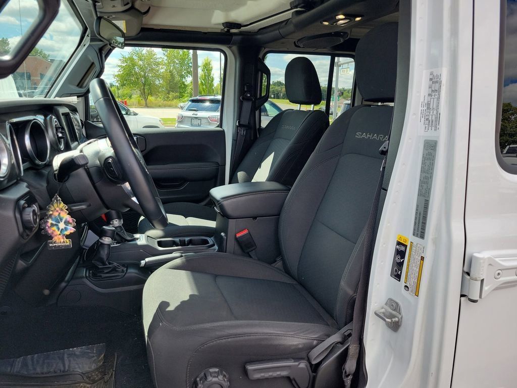 2021 Jeep Wrangler Unlimited Sahara photo 6