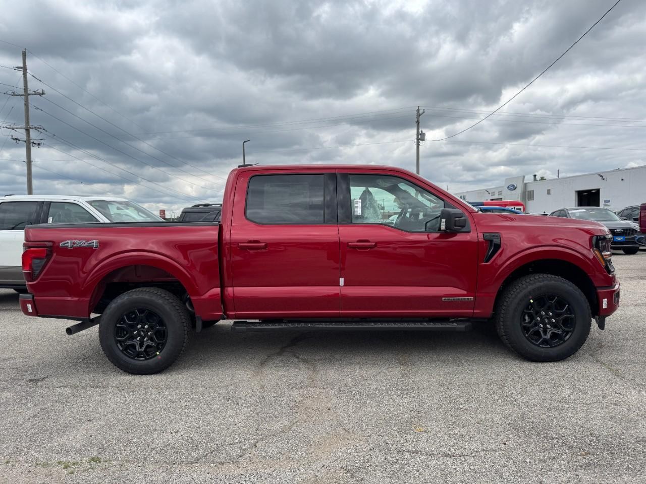 2025 Ford F-150 XLT photo 2