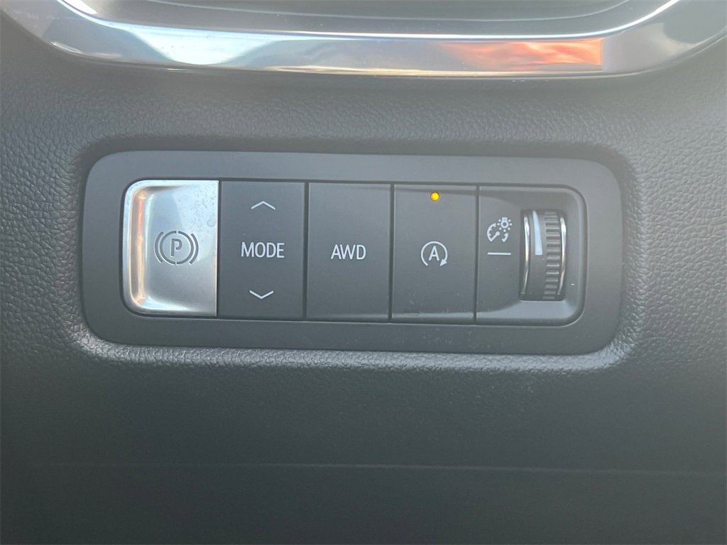 2026 GMC ACADIA - Image 18